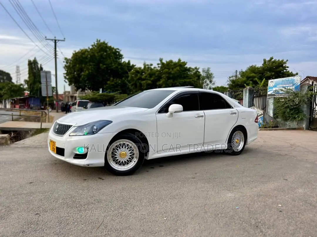 Toyota Crown 2008 White