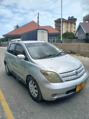 Toyota IST 2003 Silver