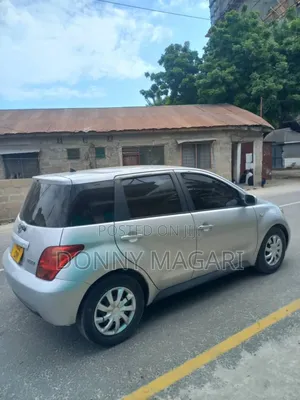 Toyota IST 2003 Silver