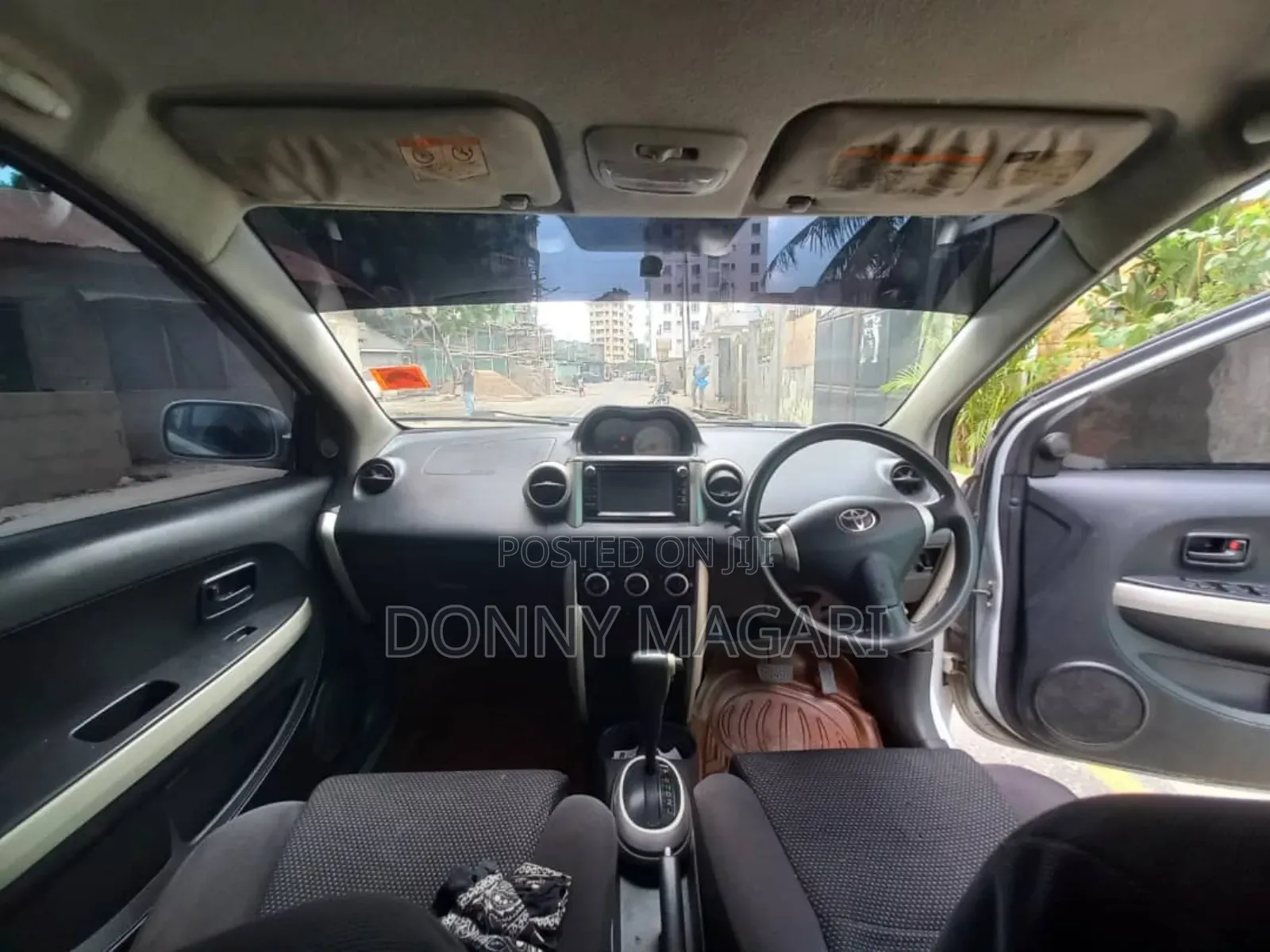 Toyota IST 2003 Silver