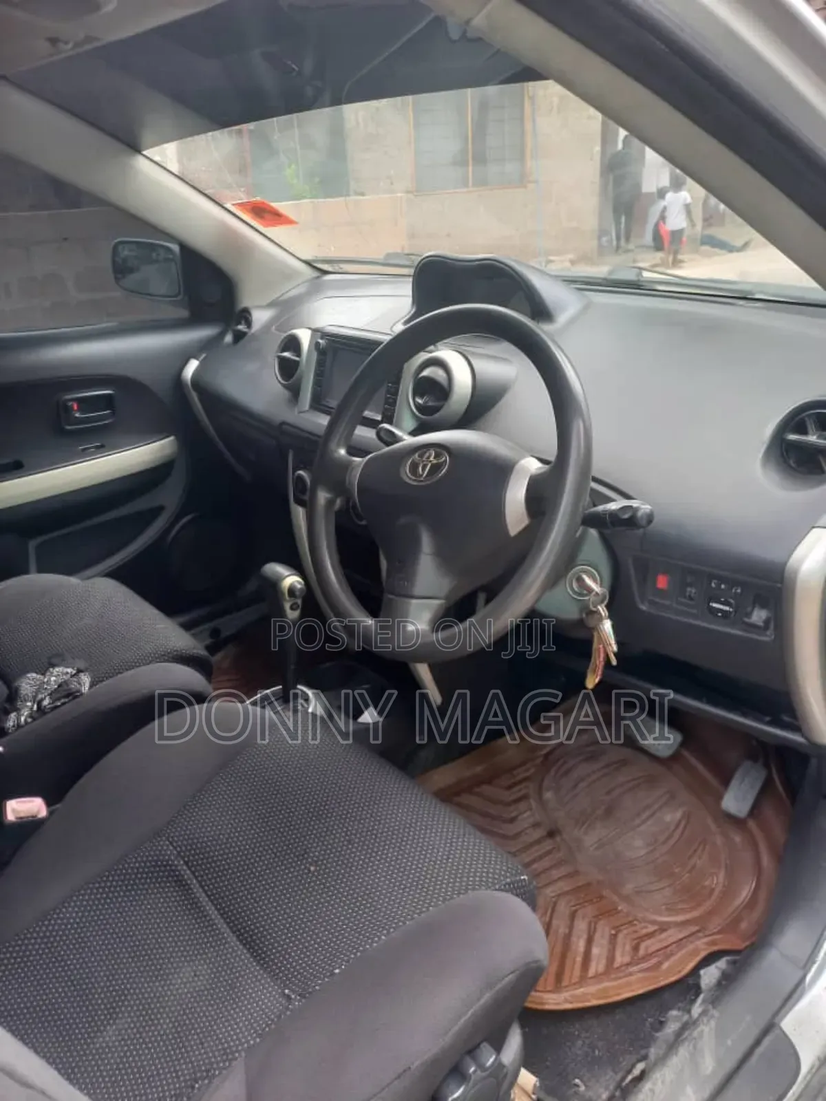 Toyota IST 2003 Silver