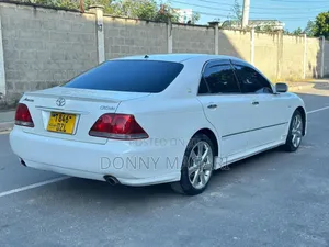 Toyota Crown 2006 White