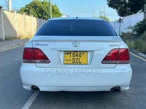 Toyota Crown 2006 White