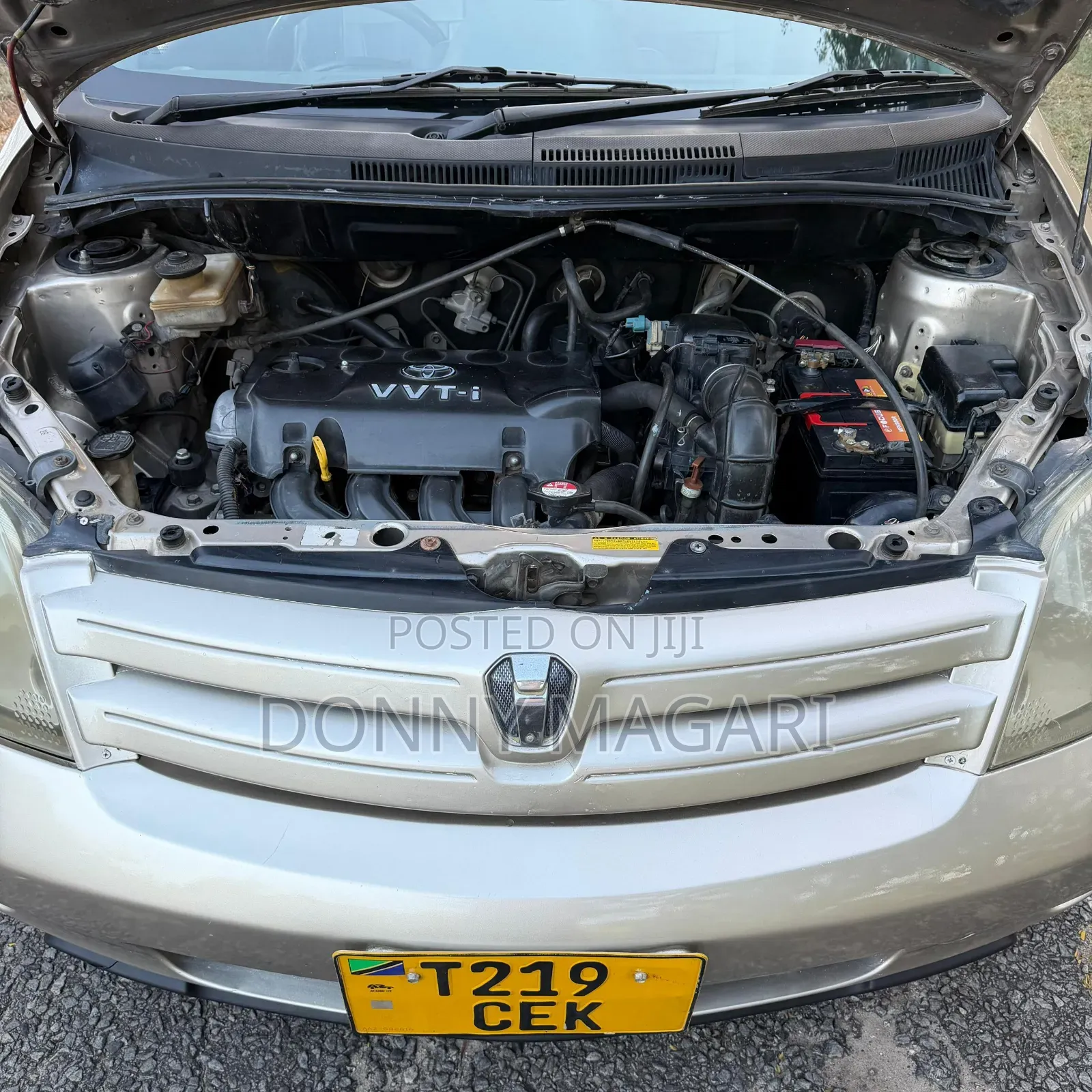 Toyota IST 2004 Gold