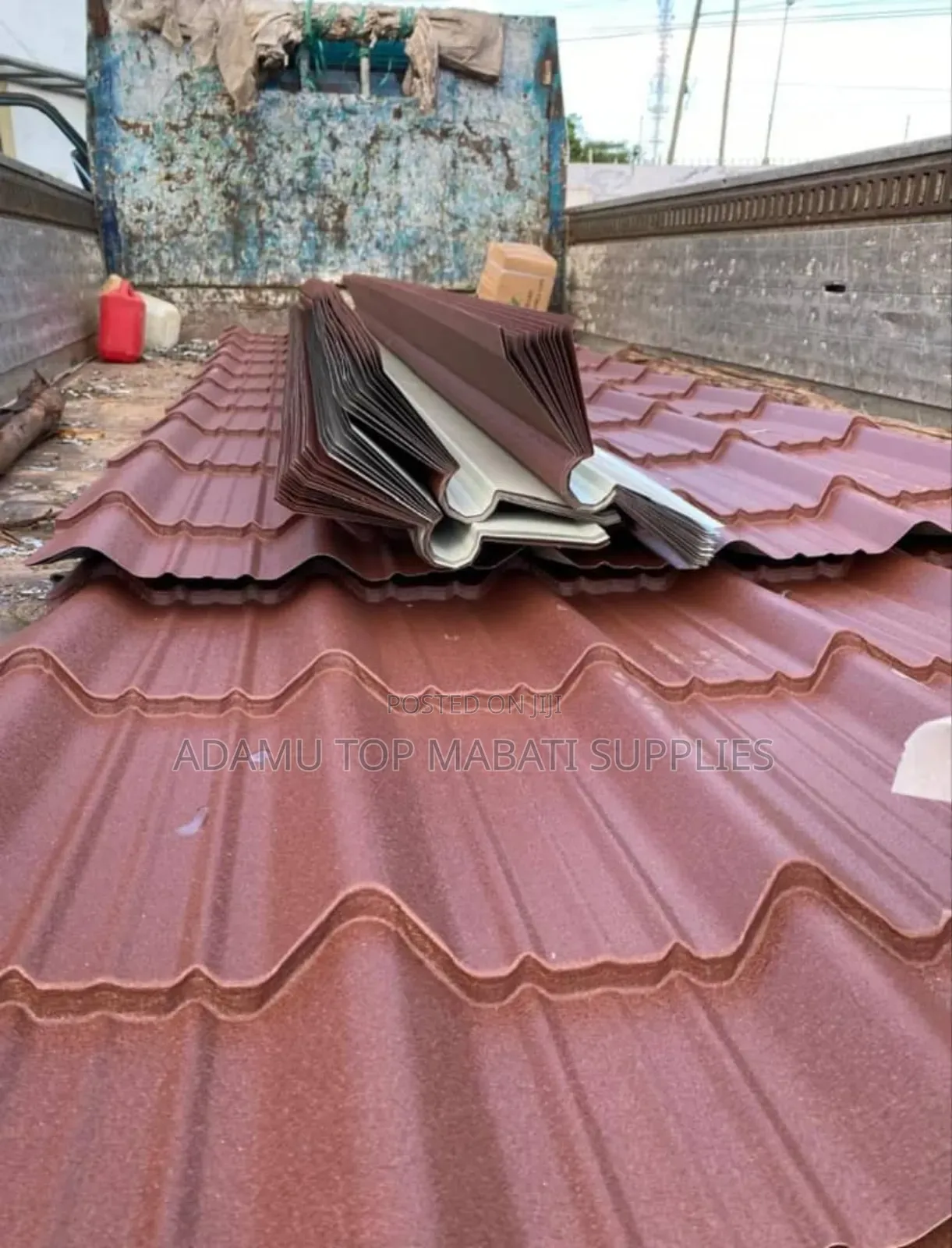 Rough Roma Yenye Rangi Ya Brick Red