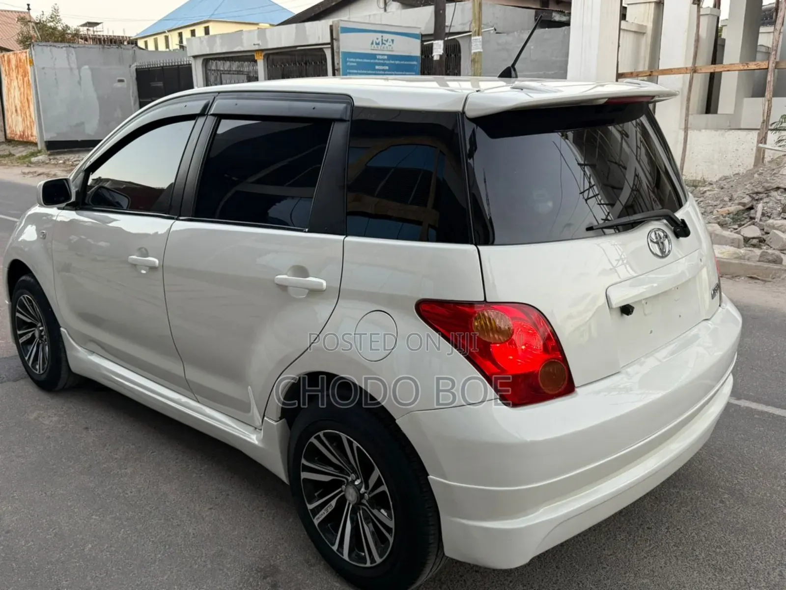 Toyota IST 2004 Pearl