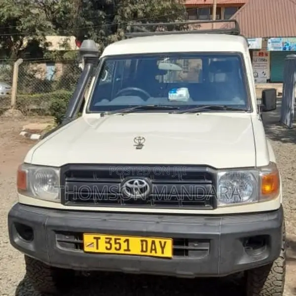 Toyota Land Cruiser 2014 White