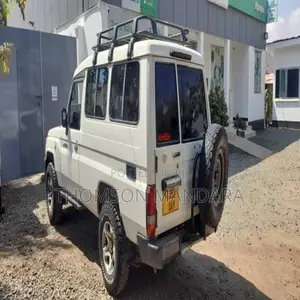 Toyota Land Cruiser 2014 White