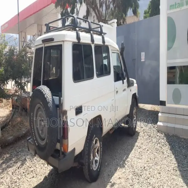 Toyota Land Cruiser 2014 White