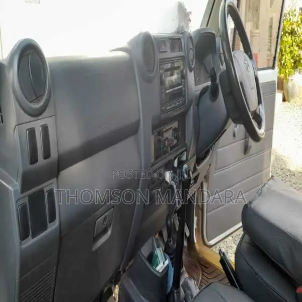 Toyota Land Cruiser 2014 White
