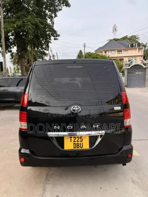 Toyota Noah 2.0 AWD (8 Seater) 2005 Black