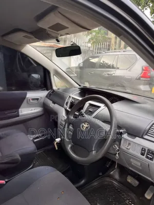 Toyota Noah 2.0 AWD (8 Seater) 2005 Black