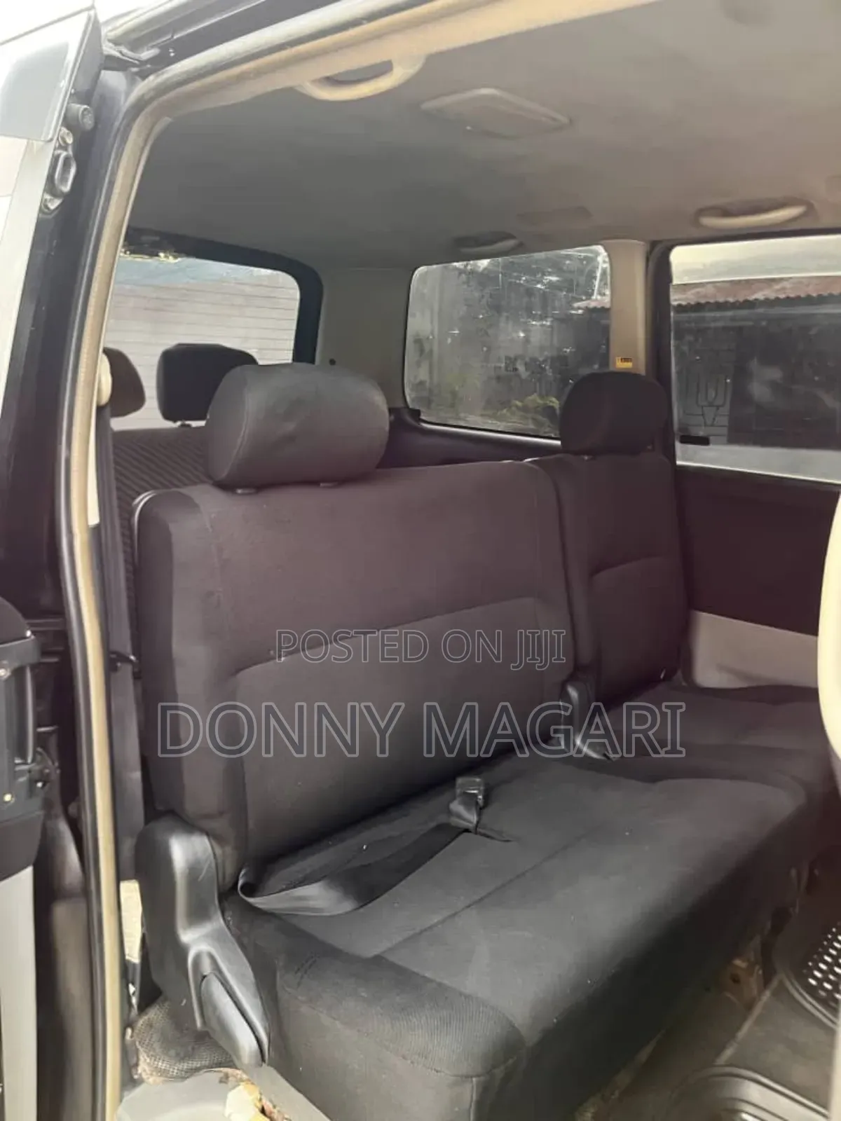 Toyota Noah 2.0 AWD (8 Seater) 2005 Black