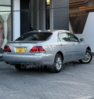 Toyota Crown Royale 2005 Silver