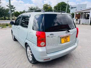 Toyota Raum 1.5 AWD 2006 Blue
