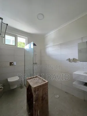 5bdrm Bungalow in Oysterbay for rent