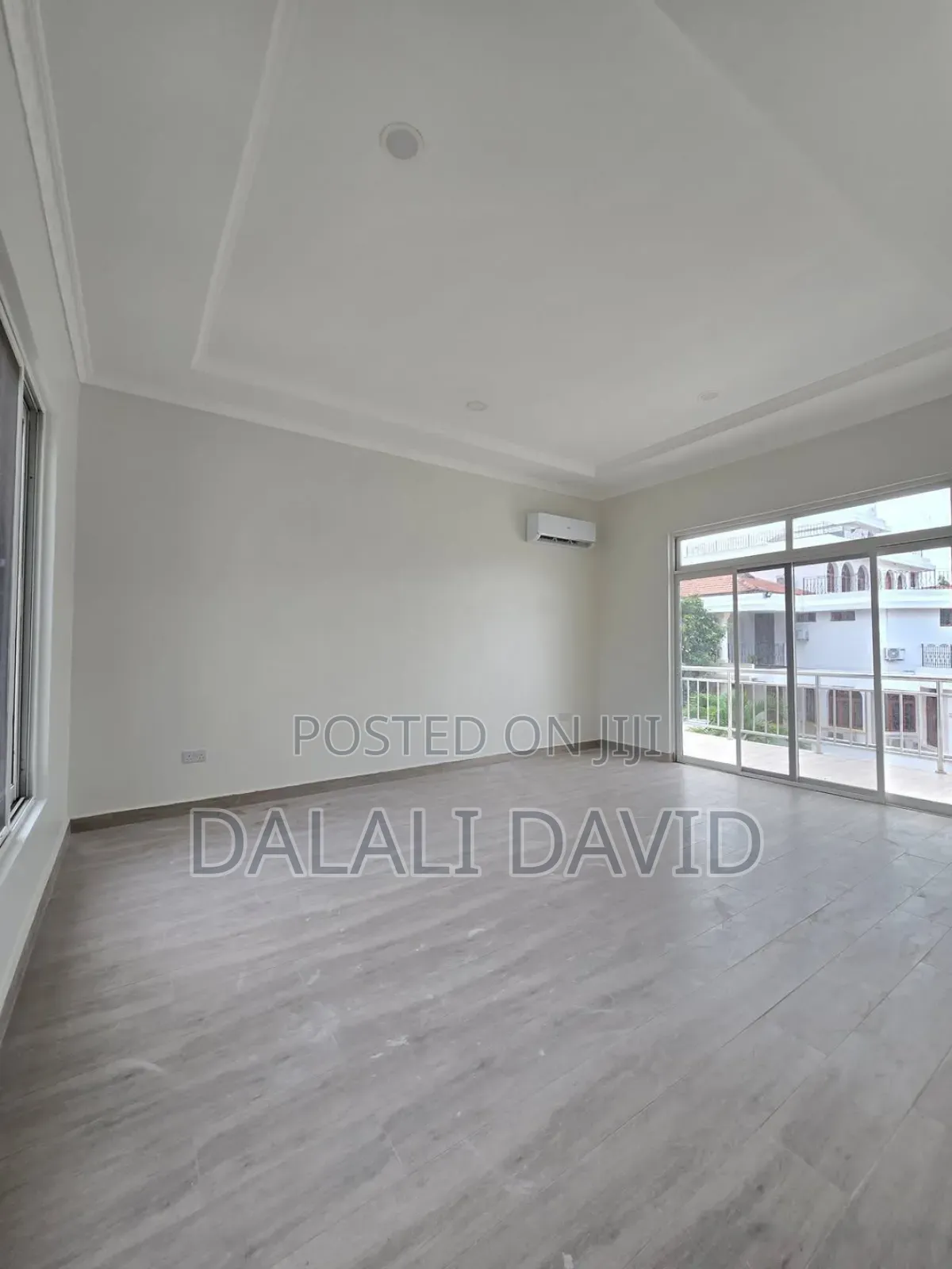 5bdrm Bungalow in Oysterbay for rent