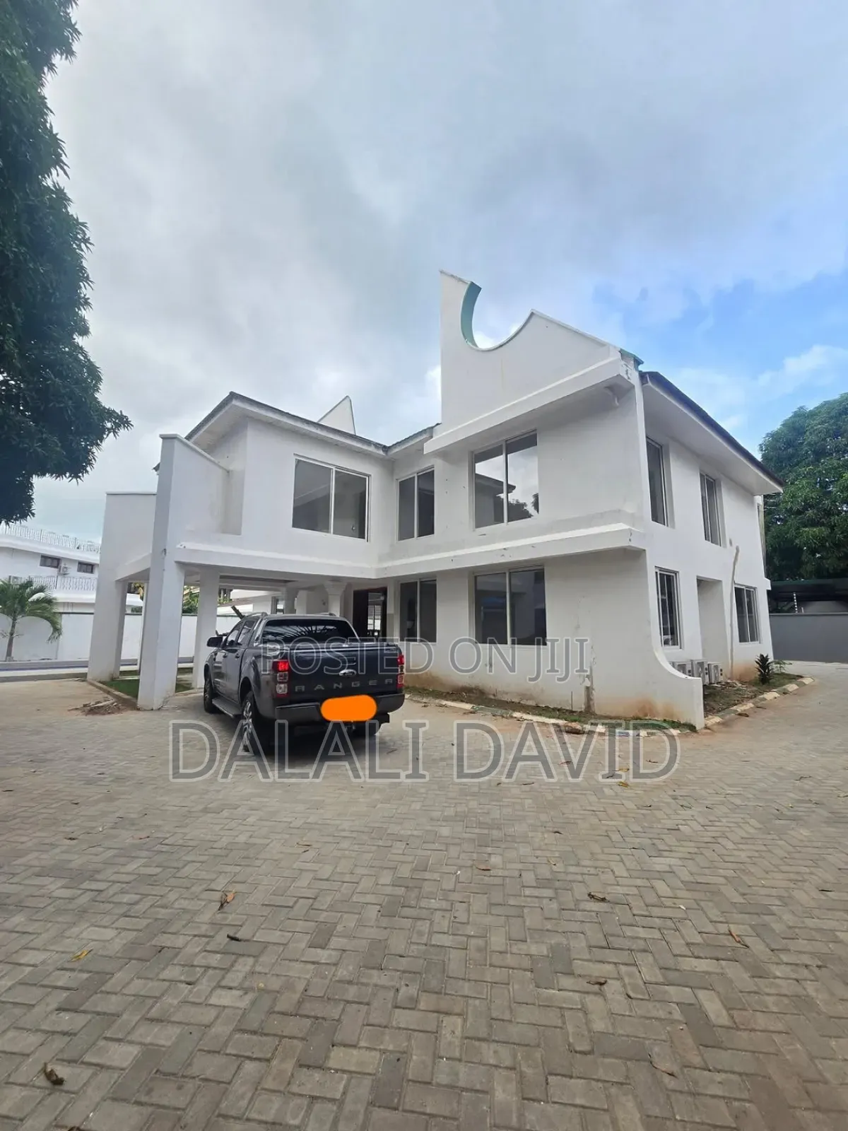 5bdrm Bungalow in Oysterbay for rent
