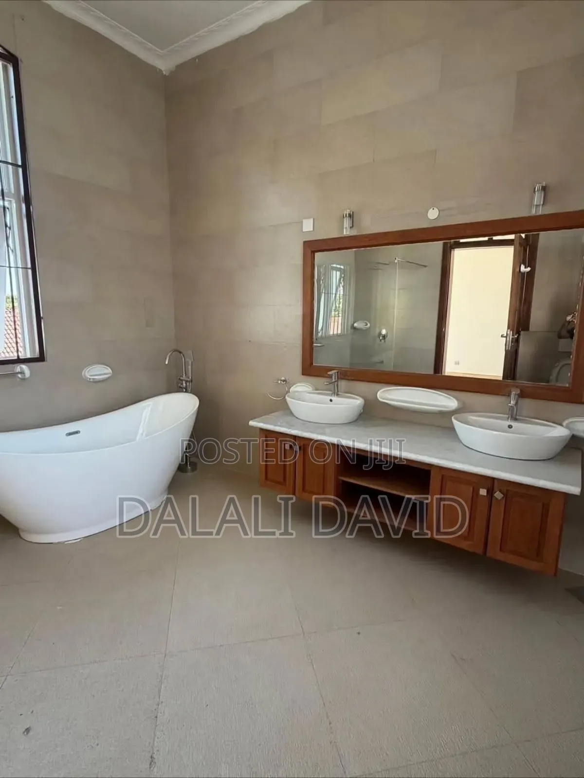 4bdrm Villa in Oysterbay for rent