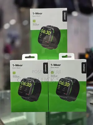 Momax 1wear Smart Watch