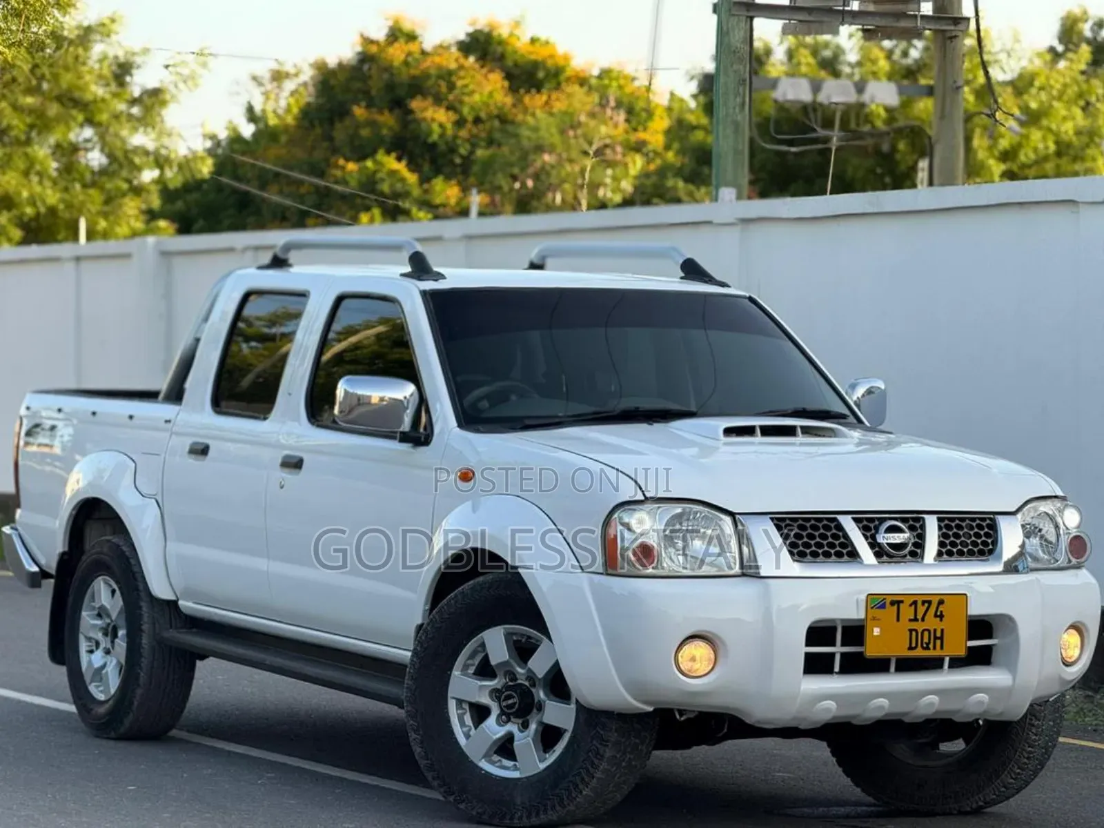 Nissan Hardbody 2018 White