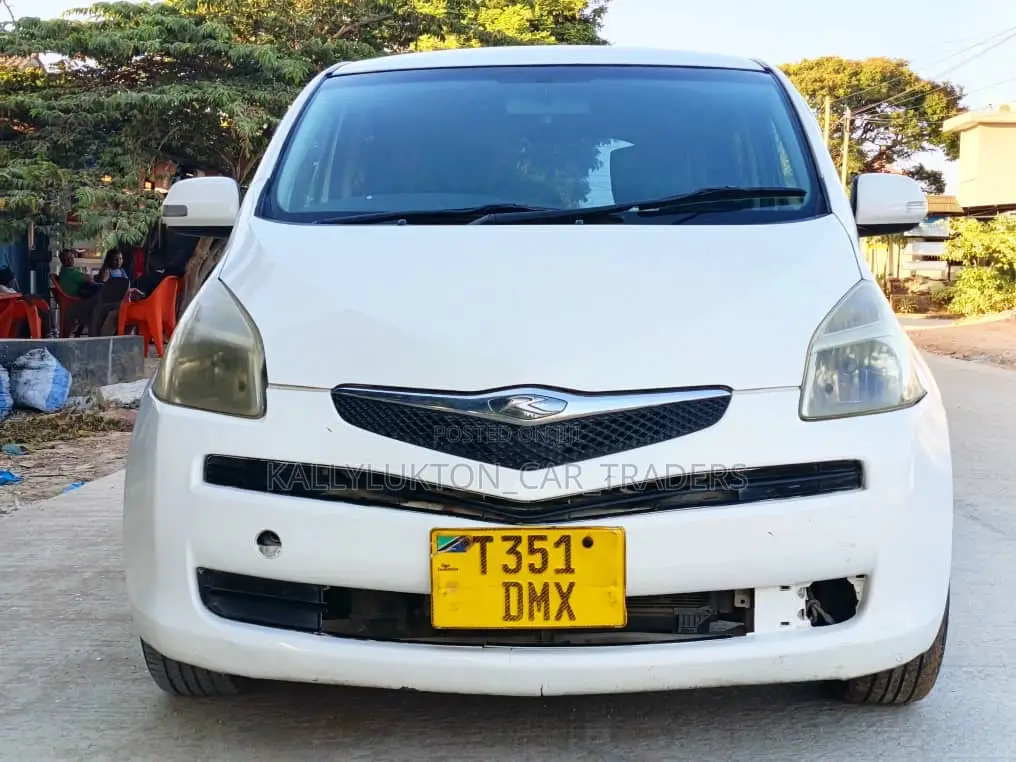 Toyota Ractis 2006 White