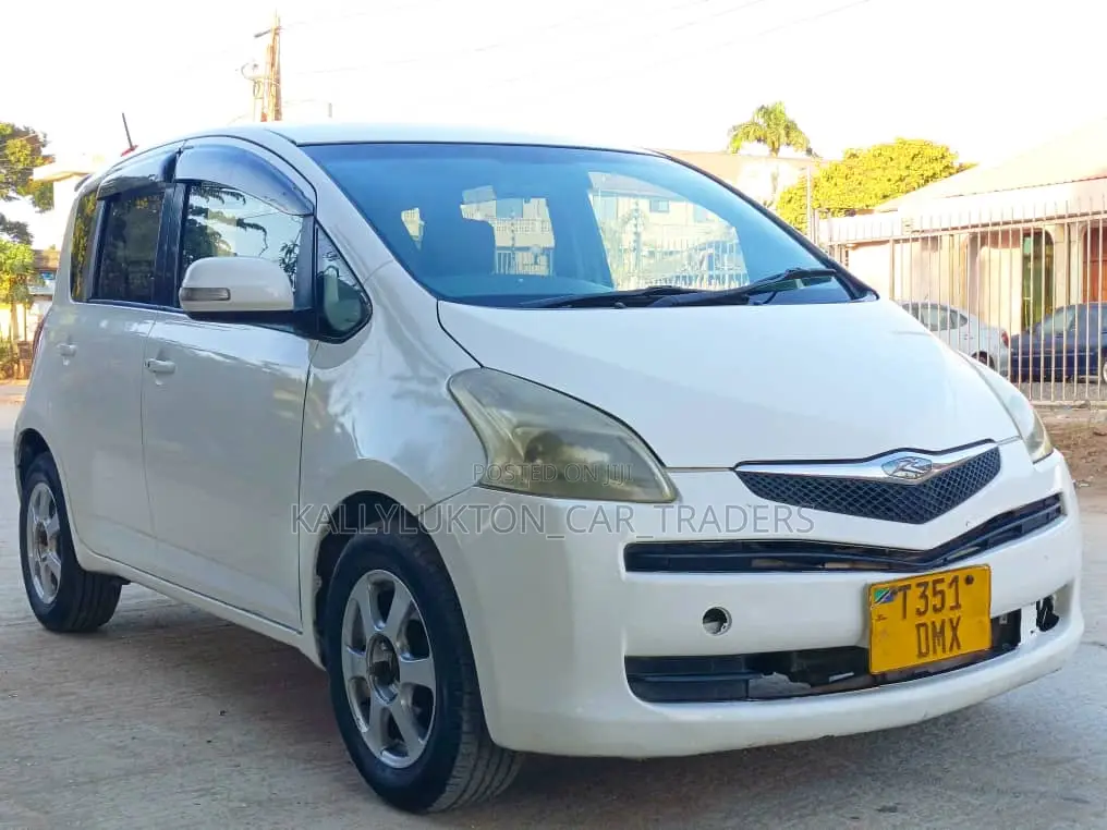 Toyota Ractis 2006 White