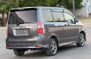 Toyota Noah 2009 Gray