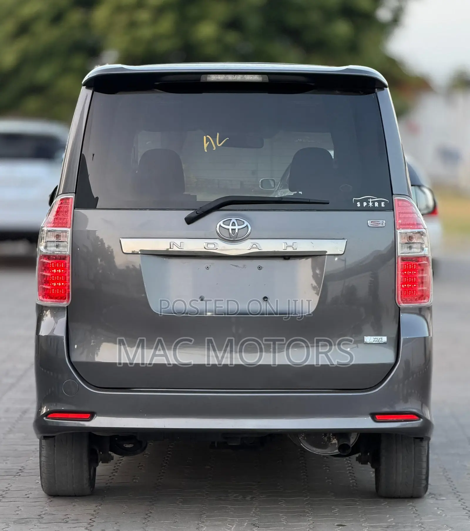 Toyota Noah 2009 Gray