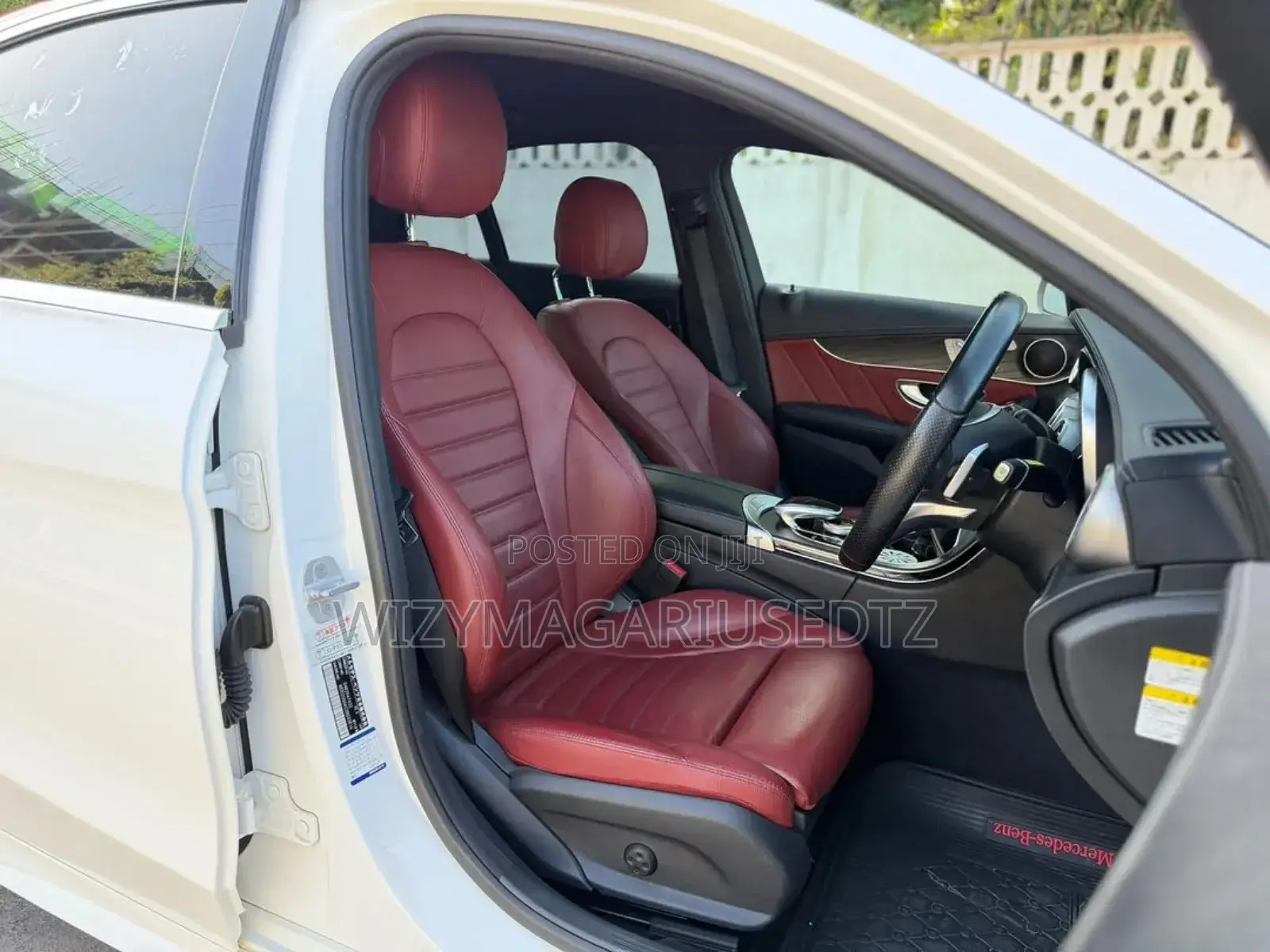 Mercedes-Benz C200 2014 Off white