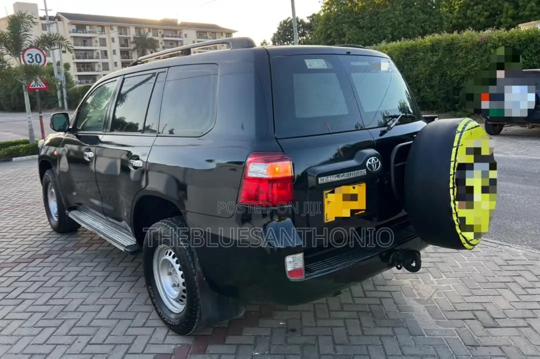 Toyota Land Cruiser 2013 Black