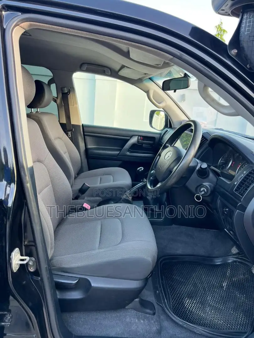 Toyota Land Cruiser 2013 Black