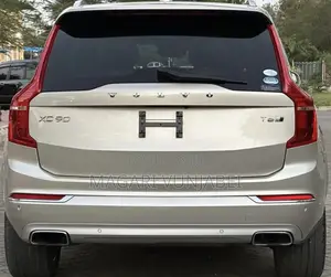 Volvo XC90 2016 Gold
