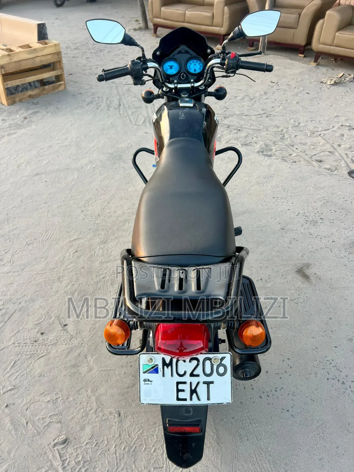 TVS HLX 125 2025 Black