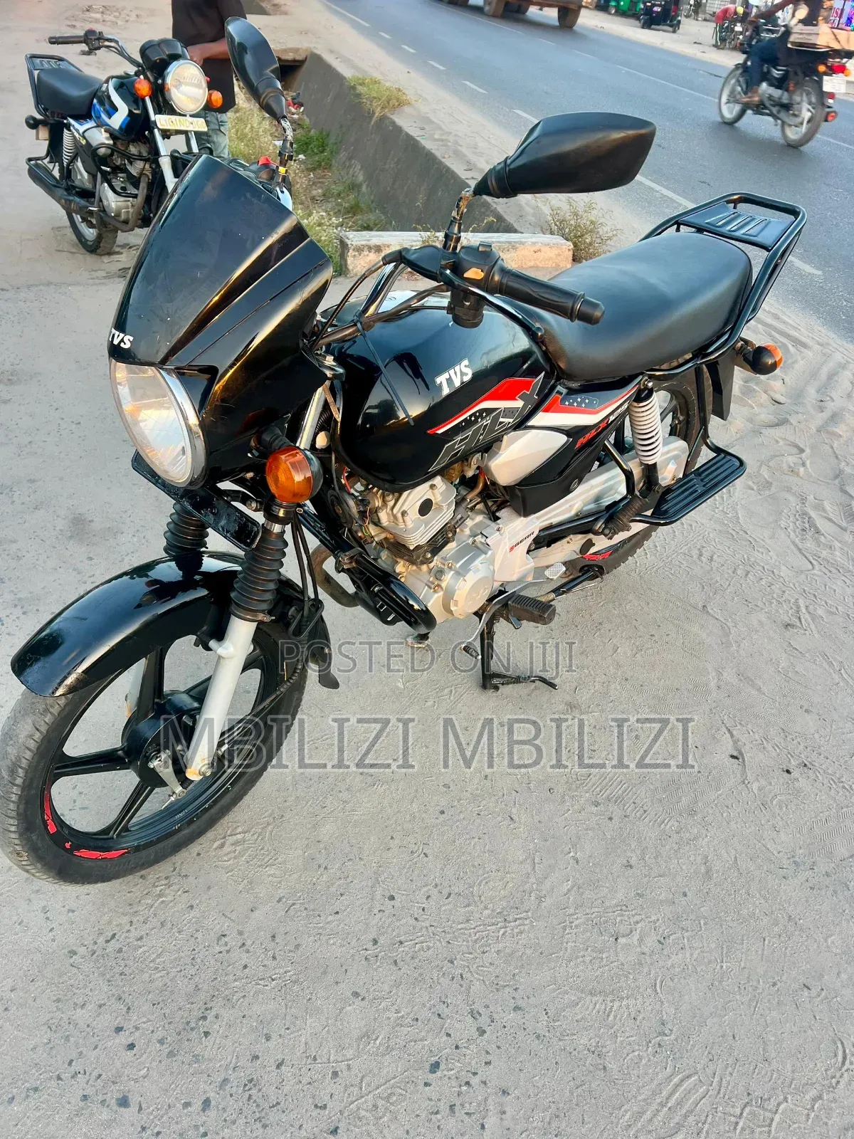 TVS HLX 125 2025 Black