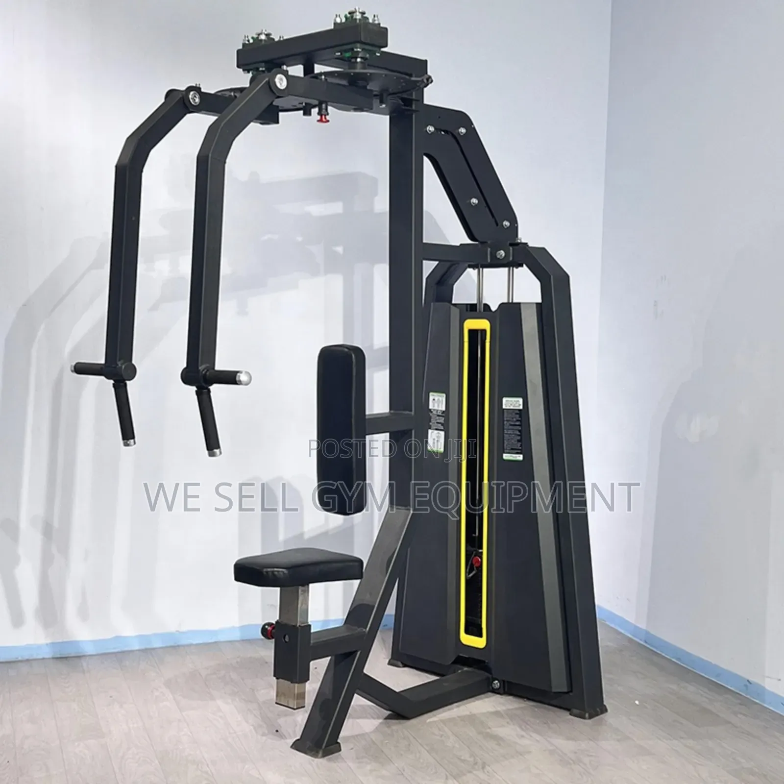 Pec Fly Gym Machine