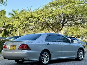 Toyota Crown 2006 Silver