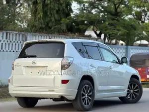 Toyota RAV4 2.4 2008 White