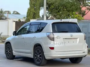Toyota RAV4 2.4 2008 White