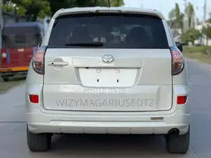 Toyota RAV4 2.4 2008 White