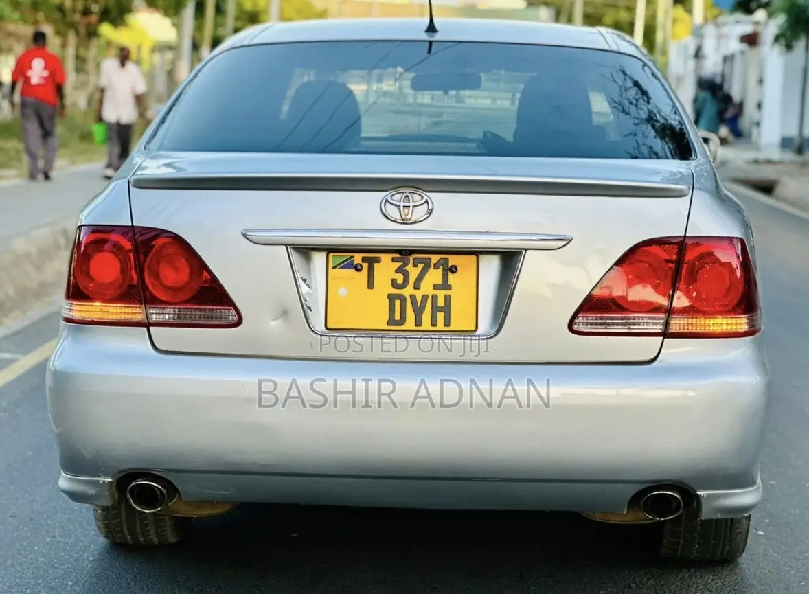 Toyota Crown 2004 Silver