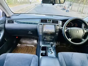 Toyota Crown 2004 Silver