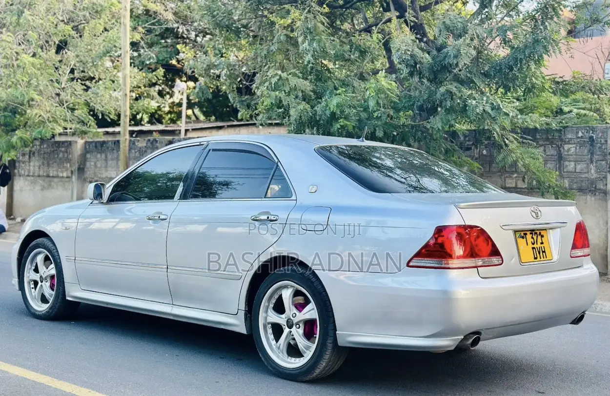 Toyota Crown 2004 Silver