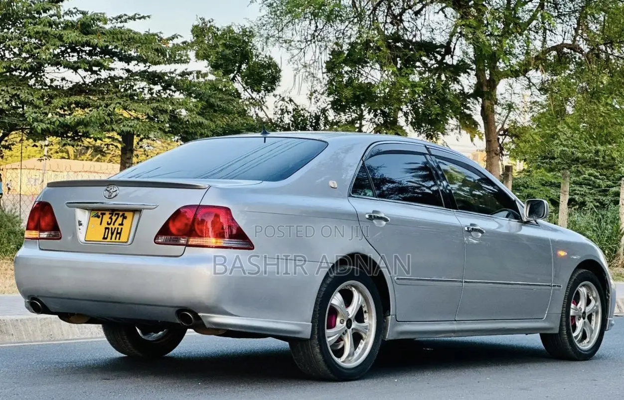 Toyota Crown 2004 Silver
