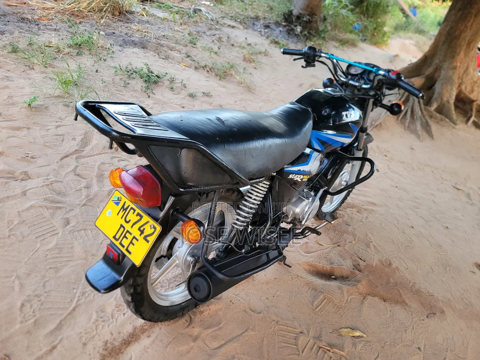 TVS HLX 125 2025 Black