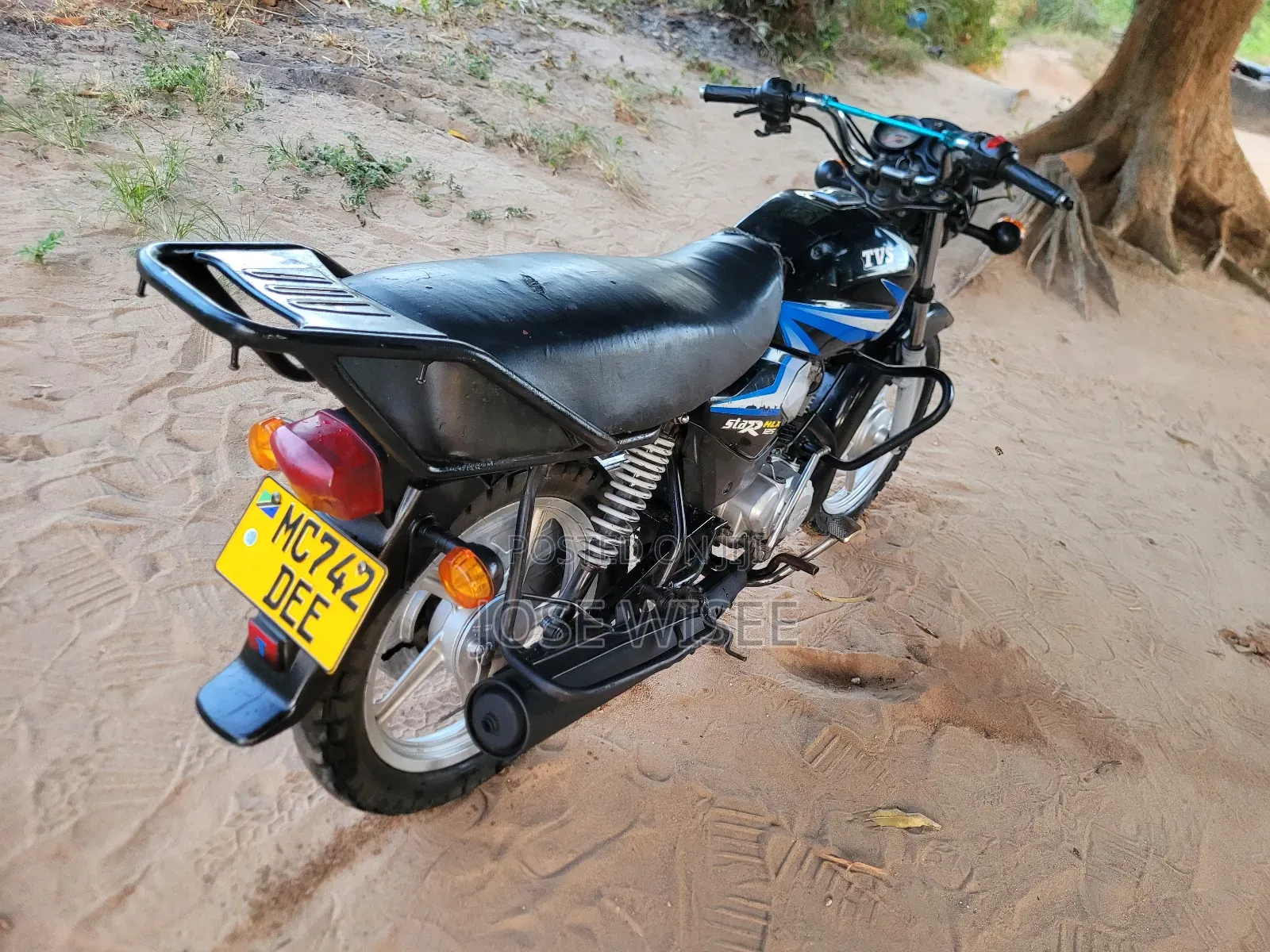 TVS HLX 125 2025 Black
