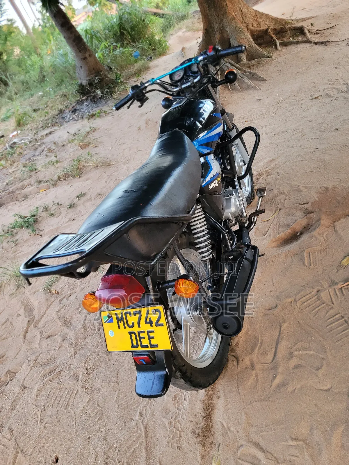 TVS HLX 125 2025 Black