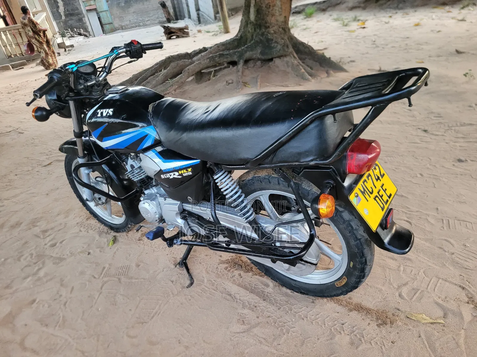 TVS HLX 125 2025 Black