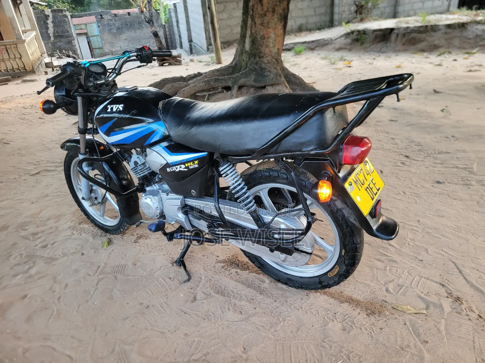 TVS HLX 125 2025 Black