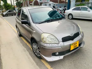 Toyota Vitz 2005 Gray